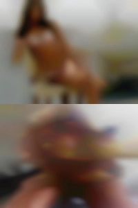 Bi swingers sharing 50 dick.